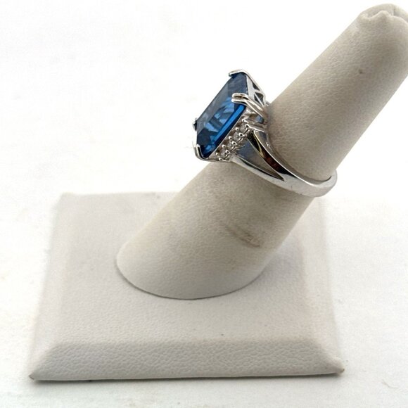 Estate Sterling Silver 925 Ring Size 6 Blue Emerald Cut Stone with Accent Crysta - Picture 4 of 8